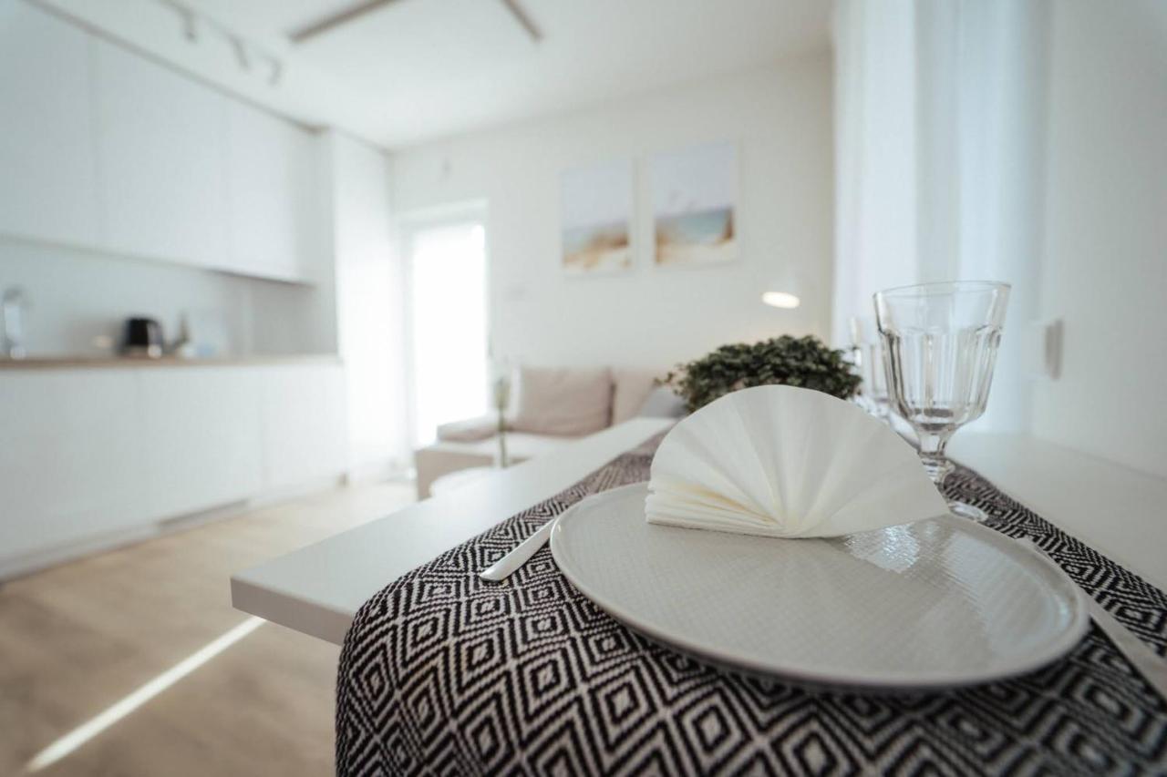 No.1 Apartment In Palanga, Vaivorykstes Apartment Exterior photo